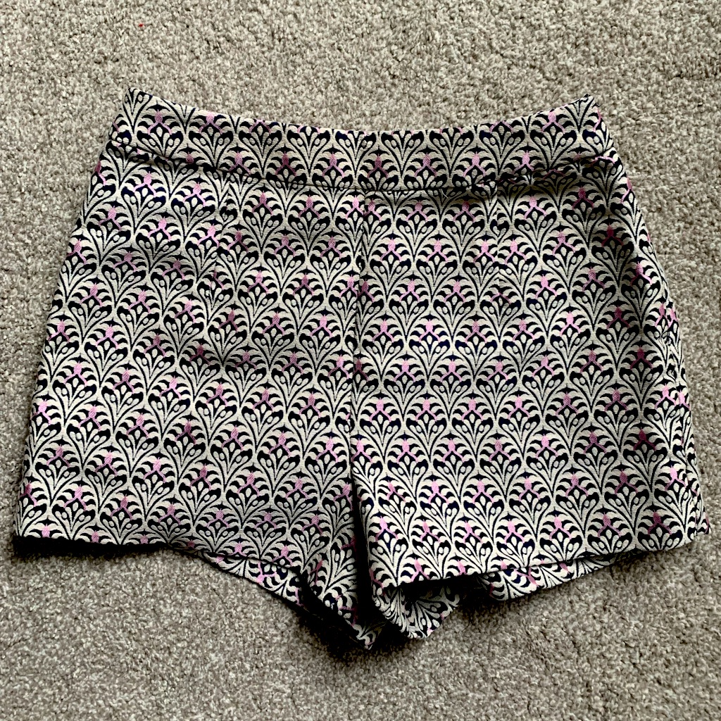 Fitted Pattern Shorts